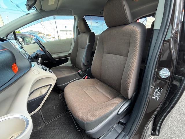 シエンタ ハイブリッドG 社外ナビ・フルセグTV・Bluetooth/CD/DVD・フリップダウンモニター・両Pスラ・クルコン・Aライト・レーンキープ・横滑り防止・Bカメ・Pスタート・スマートキー・ステアリングリモコン・ETC(22枚目)