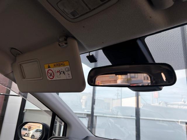 シエンタ ハイブリッドG 社外ナビ・フルセグTV・Bluetooth/CD/DVD・フリップダウンモニター・両Pスラ・クルコン・Aライト・レーンキープ・横滑り防止・Bカメ・Pスタート・スマートキー・ステアリングリモコン・ETC(24枚目)