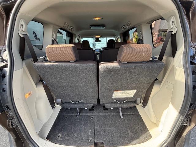 シエンタ ハイブリッドG 社外ナビ・フルセグTV・Bluetooth/CD/DVD・フリップダウンモニター・両Pスラ・クルコン・Aライト・レーンキープ・横滑り防止・Bカメ・Pスタート・スマートキー・ステアリングリモコン・ETC(25枚目)