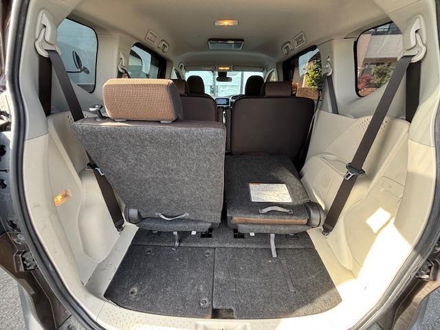 シエンタ ハイブリッドG 社外ナビ・フルセグTV・Bluetooth/CD/DVD・フリップダウンモニター・両Pスラ・クルコン・Aライト・レーンキープ・横滑り防止・Bカメ・Pスタート・スマートキー・ステアリングリモコン・ETC(26枚目)