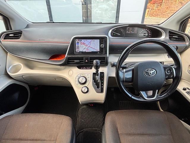 シエンタ ハイブリッドG 社外ナビ・フルセグTV・Bluetooth/CD/DVD・フリップダウンモニター・両Pスラ・クルコン・Aライト・レーンキープ・横滑り防止・Bカメ・Pスタート・スマートキー・ステアリングリモコン・ETC(42枚目)