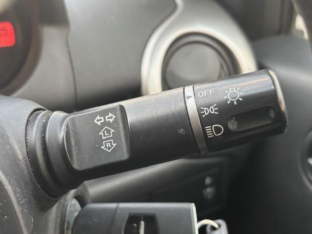 デミオ 13C ・シートカバー・ステアリングカバー・レベライザー・電格ミラー・純正ワンセグナビ・AM/FM・iPad・ETC(社外)・スタッドレスタイヤ付き・夏タイヤ付き(10枚目)