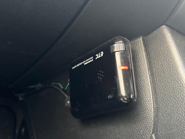 デミオ 13C ・シートカバー・ステアリングカバー・レベライザー・電格ミラー・純正ワンセグナビ・AM/FM・iPad・ETC(社外)・スタッドレスタイヤ付き・夏タイヤ付き(12枚目)