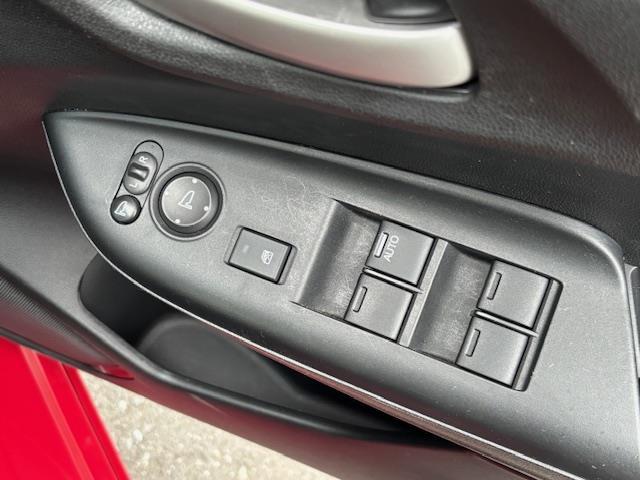 シャトル ハイブリッドXスタイルエディション 純正8インチナビ・バックカメラ・プッシュスタート・スマートキー・ビルトインETC・ステアリングリモコン・革巻きステアリング・ハーフレザーシート・社外ドライブレコーダー・純正フロアマット・ドアバイザー(13枚目)