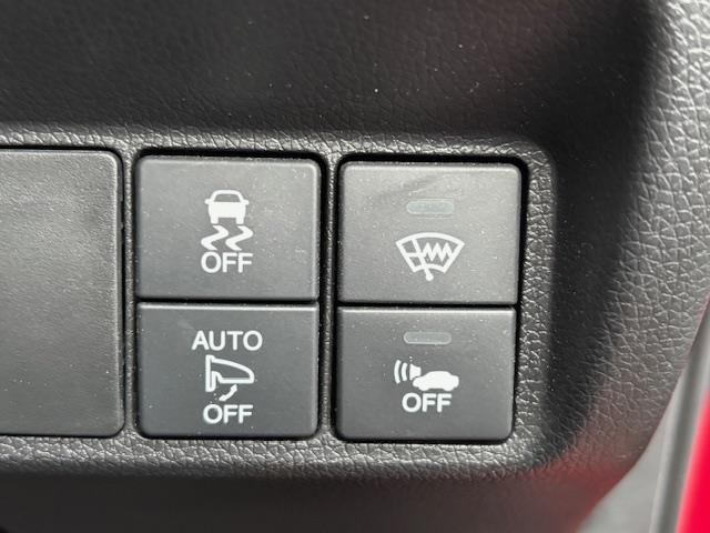 シャトル ハイブリッドXスタイルエディション 純正8インチナビ・バックカメラ・プッシュスタート・スマートキー・ビルトインETC・ステアリングリモコン・革巻きステアリング・ハーフレザーシート・社外ドライブレコーダー・純正フロアマット・ドアバイザー(15枚目)