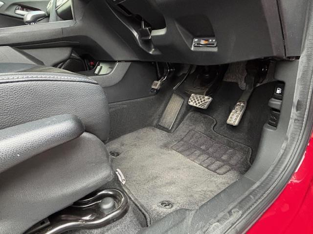 シャトル ハイブリッドXスタイルエディション 純正8インチナビ・バックカメラ・プッシュスタート・スマートキー・ビルトインETC・ステアリングリモコン・革巻きステアリング・ハーフレザーシート・社外ドライブレコーダー・純正フロアマット・ドアバイザー(18枚目)