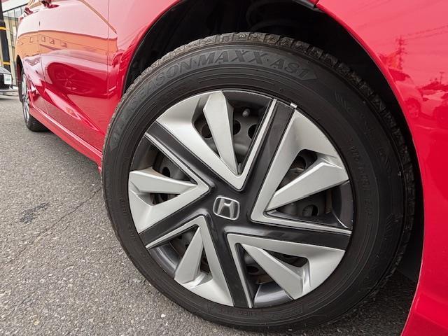 シャトル ハイブリッドXスタイルエディション 純正8インチナビ・バックカメラ・プッシュスタート・スマートキー・ビルトインETC・ステアリングリモコン・革巻きステアリング・ハーフレザーシート・社外ドライブレコーダー・純正フロアマット・ドアバイザー(30枚目)