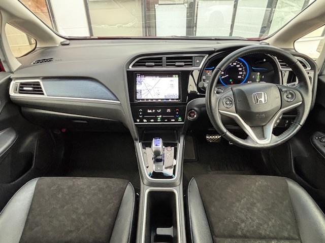 シャトル ハイブリッドXスタイルエディション 純正8インチナビ・バックカメラ・プッシュスタート・スマートキー・ビルトインETC・ステアリングリモコン・革巻きステアリング・ハーフレザーシート・社外ドライブレコーダー・純正フロアマット・ドアバイザー(42枚目)