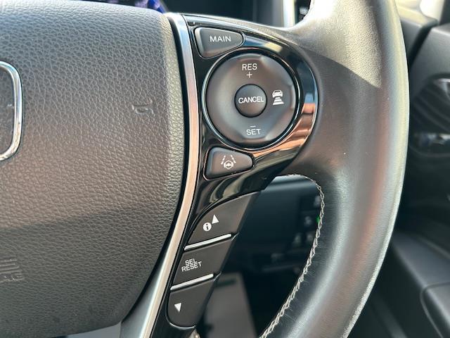 オデッセイハイブリッド ハイブリッド　パワーシートシートヒータースタットレスタイヤアルミホイール１７インチ付きレーダークルーズコントロールフリップダウンモニター衝突軽減機能両側パワースライドドアクリアランスソナーレーンキープ（15枚目）