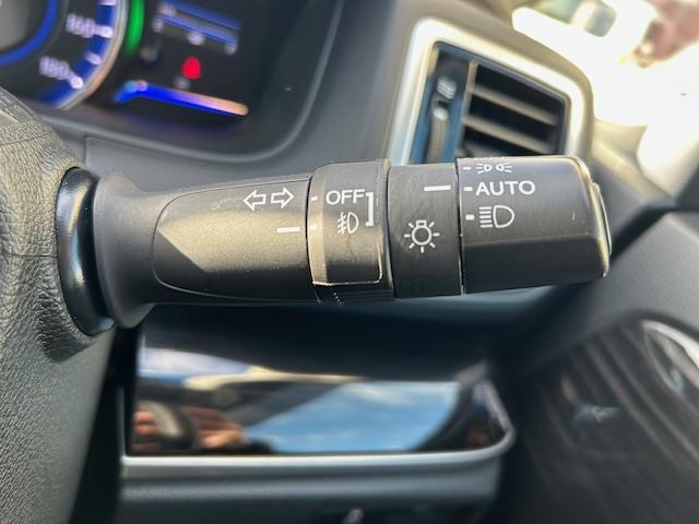 オデッセイハイブリッド ハイブリッド　パワーシートシートヒータースタットレスタイヤアルミホイール１７インチ付きレーダークルーズコントロールフリップダウンモニター衝突軽減機能両側パワースライドドアクリアランスソナーレーンキープ（16枚目）