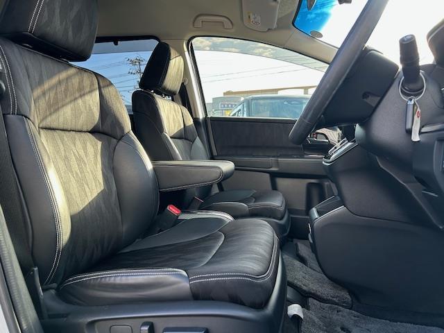 オデッセイハイブリッド ハイブリッド　パワーシートシートヒータースタットレスタイヤアルミホイール１７インチ付きレーダークルーズコントロールフリップダウンモニター衝突軽減機能両側パワースライドドアクリアランスソナーレーンキープ（19枚目）