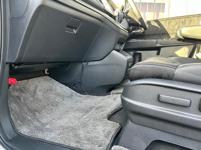 オデッセイハイブリッド ハイブリッド　パワーシートシートヒータースタットレスタイヤアルミホイール１７インチ付きレーダークルーズコントロールフリップダウンモニター衝突軽減機能両側パワースライドドアクリアランスソナーレーンキープ（23枚目）