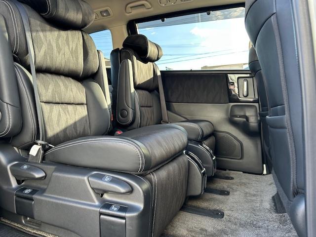 オデッセイハイブリッド ハイブリッド　パワーシートシートヒータースタットレスタイヤアルミホイール１７インチ付きレーダークルーズコントロールフリップダウンモニター衝突軽減機能両側パワースライドドアクリアランスソナーレーンキープ（24枚目）