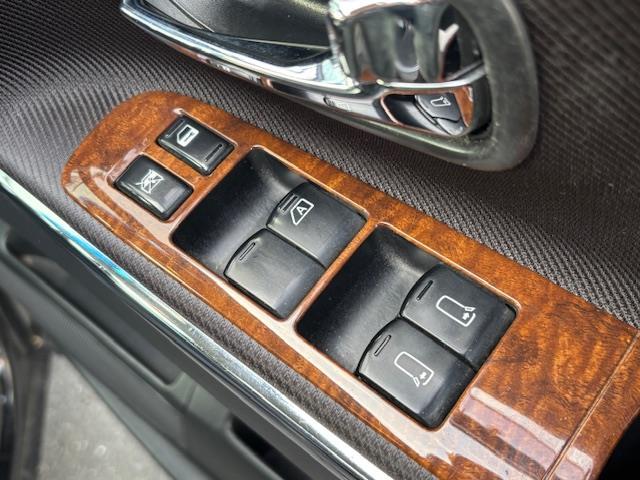 エルグランド 250ハイウェイスター ブラックレザーED HDDナビ・ワンセグTV/CD/DVD/AUX/FM/AM・ステアリングリモコン・フォグランプ・バックカメラ(11枚目)