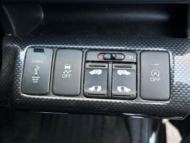 ステップワゴンスパーダ Z クールスピリット 純正SDナビ・フルセグTV・CD/FM/AM/SD/USB・レーダー探知機・ドラレコ・バックカメラ・ETC・両側パワースライド・フォグランプ・ドアバイザー(14枚目)