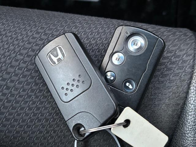 ステップワゴンスパーダ Z クールスピリット 純正SDナビ・フルセグTV・CD/FM/AM/SD/USB・レーダー探知機・ドラレコ・バックカメラ・ETC・両側パワースライド・フォグランプ・ドアバイザー(16枚目)