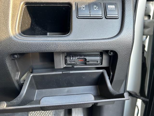 セレナ ハイウェイスター S-ハイブリッド エアロモード AM/FMBTTVSDUSBipodHDMIAUXエンジンスターター電動格納ミラーフォグランプドアバイザー(10枚目)