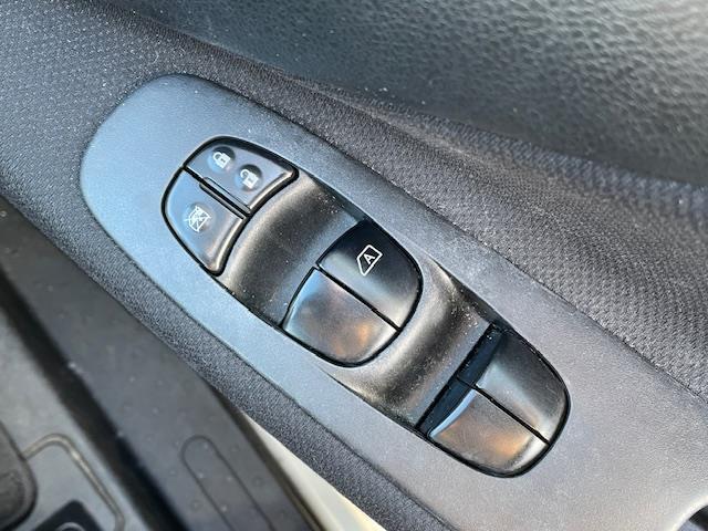 セレナ ハイウェイスター Vセレクション HDDナビ・AUX/CD/DVD・ワンセグTV・両側パワースライド・ETC・バックカメラ・フォグランプ・ドアバイザー(9枚目)