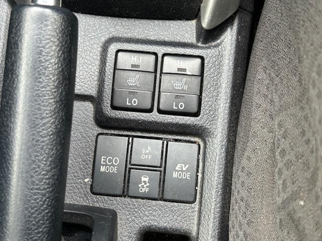 カローラフィールダー ハイブリッド　ＳＤナビ・フルセグＴＶ／Ｄｉｓｃ／Ｂｌｕｅｔｏｏｔｈ／ＵＳＢ／ＦＭ／ＡＭ・純正フロアマット・電動格納ミラー・ビルトインＥＴＣ・シートヒーター・ナノイー・横滑り防止・ＡＢＳ・純正ＡＷ（7枚目）