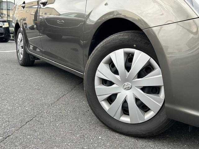 カローラフィールダー ハイブリッド　ＳＤナビ・フルセグＴＶ／Ｄｉｓｃ／Ｂｌｕｅｔｏｏｔｈ／ＵＳＢ／ＦＭ／ＡＭ・純正フロアマット・電動格納ミラー・ビルトインＥＴＣ・シートヒーター・ナノイー・横滑り防止・ＡＢＳ・純正ＡＷ（10枚目）