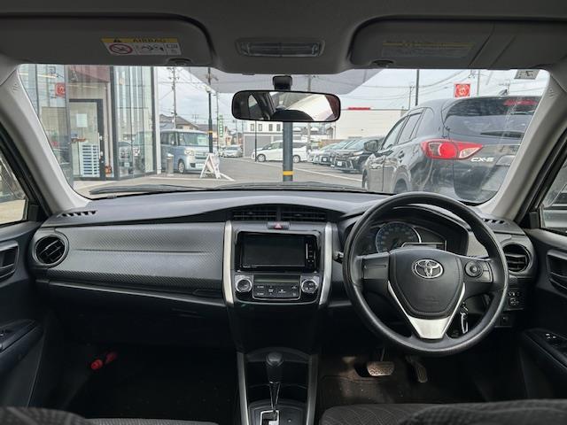 カローラフィールダー ハイブリッド　ＳＤナビ・フルセグＴＶ／Ｄｉｓｃ／Ｂｌｕｅｔｏｏｔｈ／ＵＳＢ／ＦＭ／ＡＭ・純正フロアマット・電動格納ミラー・ビルトインＥＴＣ・シートヒーター・ナノイー・横滑り防止・ＡＢＳ・純正ＡＷ（13枚目）