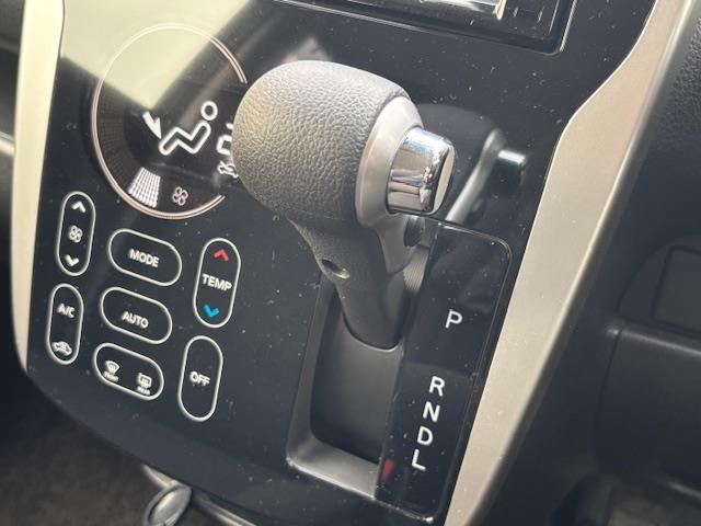 デイズ ハイウェイスター　Ｘ　純正ナビ・Ｐスタート・パワーステアリング・パワーウィンドウ・ドラレコ・ステアリングリモコン・Ａストップ・電格ミラー・横滑り防止・衝突軽減・ＡＢＳ・ＬＥＤライト・ドアバイザー・純正フロアマット（6枚目）