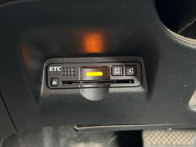 フィットシャトルハイブリッド ハイブリッド・スマートセレクション　ファインライン　ＡＭ／ＦＭ・ＣＤ／ＤＶＤ・アイドリングストップ横滑り防止機能シートヒーター（5枚目）