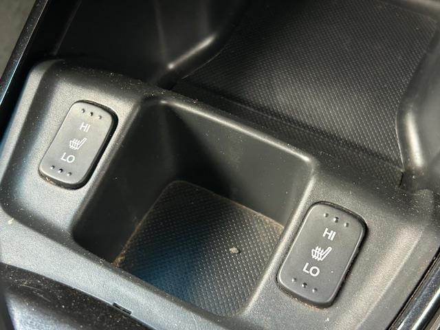 フィットシャトルハイブリッド ハイブリッド・スマートセレクション　ファインライン　ＡＭ／ＦＭ・ＣＤ／ＤＶＤ・アイドリングストップ横滑り防止機能シートヒーター（6枚目）