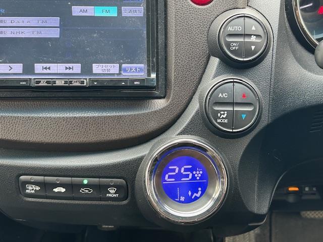 フィットシャトルハイブリッド ハイブリッド・スマートセレクション　ファインライン　ＡＭ／ＦＭ・ＣＤ／ＤＶＤ・アイドリングストップ横滑り防止機能シートヒーター（11枚目）