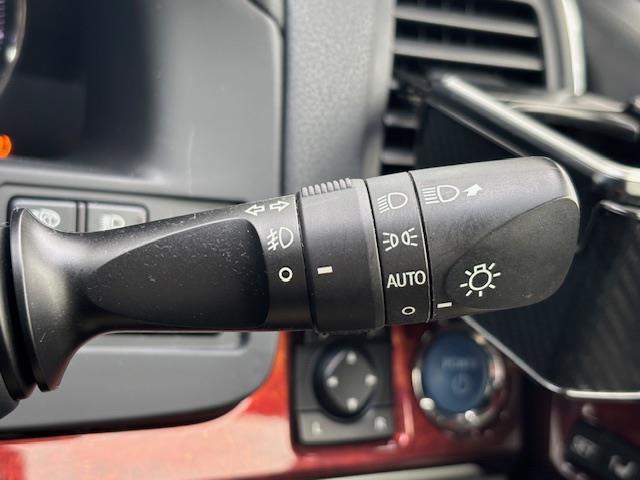 クラウンマジェスタ Ｆバージョン　ビルトインＥＴＣ・クルーズコントロール・バックカメラ・ドライブレコーダー・セキュリティアラートシステム・前席パワーシート・前席シートヒーター・シートメモリー・ヘッドライトウォッシャー・純正ＡＷ（12枚目）