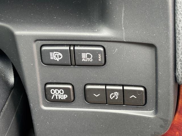 クラウンマジェスタ Ｆバージョン　ビルトインＥＴＣ・クルーズコントロール・バックカメラ・ドライブレコーダー・セキュリティアラートシステム・前席パワーシート・前席シートヒーター・シートメモリー・ヘッドライトウォッシャー・純正ＡＷ（14枚目）