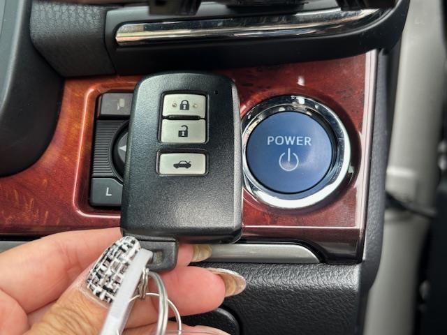 クラウンマジェスタ Ｆバージョン　ビルトインＥＴＣ・クルーズコントロール・バックカメラ・ドライブレコーダー・セキュリティアラートシステム・前席パワーシート・前席シートヒーター・シートメモリー・ヘッドライトウォッシャー・純正ＡＷ（15枚目）