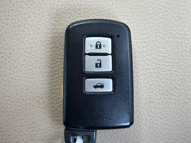 クラウンマジェスタ Ｆバージョン　ビルトインＥＴＣ・クルーズコントロール・バックカメラ・ドライブレコーダー・セキュリティアラートシステム・前席パワーシート・前席シートヒーター・シートメモリー・ヘッドライトウォッシャー・純正ＡＷ（16枚目）