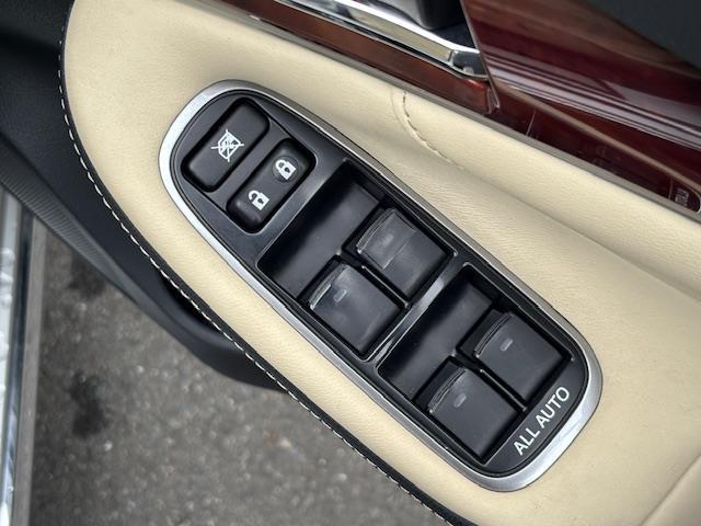 クラウンマジェスタ Ｆバージョン　ビルトインＥＴＣ・クルーズコントロール・バックカメラ・ドライブレコーダー・セキュリティアラートシステム・前席パワーシート・前席シートヒーター・シートメモリー・ヘッドライトウォッシャー・純正ＡＷ（18枚目）