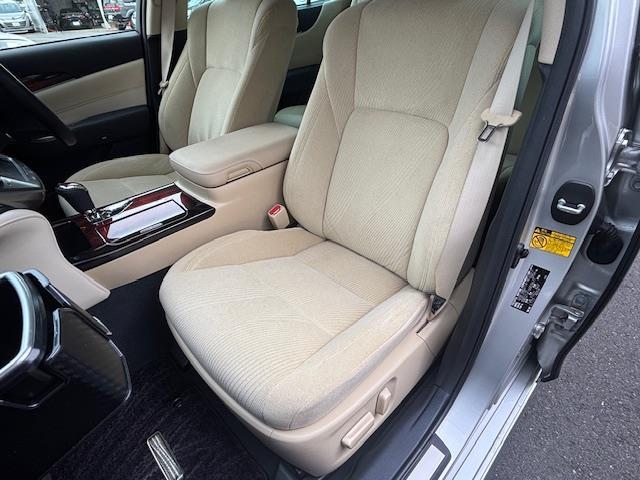 クラウンマジェスタ Ｆバージョン　ビルトインＥＴＣ・クルーズコントロール・バックカメラ・ドライブレコーダー・セキュリティアラートシステム・前席パワーシート・前席シートヒーター・シートメモリー・ヘッドライトウォッシャー・純正ＡＷ（25枚目）