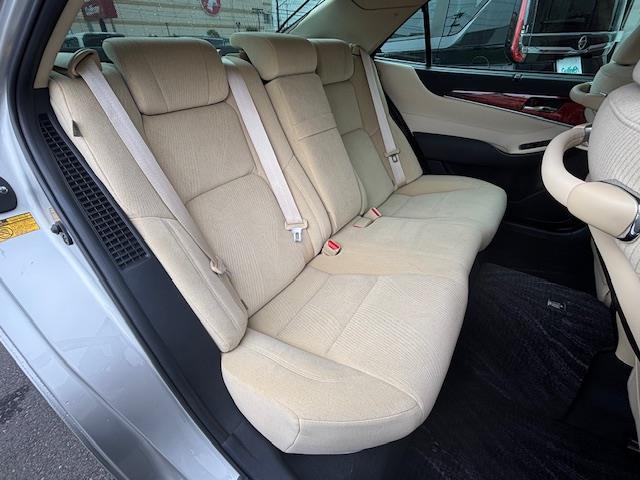 クラウンマジェスタ Ｆバージョン　ビルトインＥＴＣ・クルーズコントロール・バックカメラ・ドライブレコーダー・セキュリティアラートシステム・前席パワーシート・前席シートヒーター・シートメモリー・ヘッドライトウォッシャー・純正ＡＷ（27枚目）