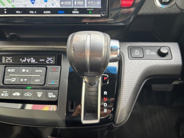 ステップワゴンスパーダ スパーダ ホンダセンシング バックカメラ・両側パワースライドドア・ホンダセンシング・ビルトインETC・わくわくゲート・衝突軽減システム・デュアルエアコン・電動格納ミラー・純正フロアマット・ドアバイザー・補助ミラー・ETC(4枚目)