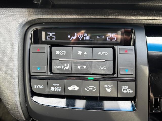 ステップワゴンスパーダ スパーダ ホンダセンシング バックカメラ・両側パワースライドドア・ホンダセンシング・ビルトインETC・わくわくゲート・衝突軽減システム・デュアルエアコン・電動格納ミラー・純正フロアマット・ドアバイザー・補助ミラー・ETC(5枚目)