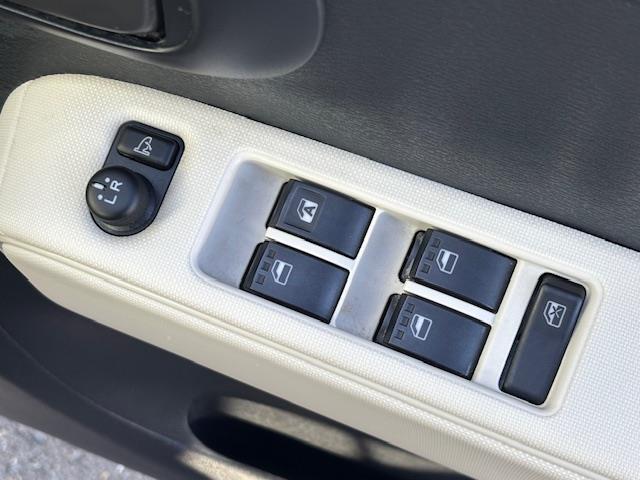 ミラココア ココアＸ　・バックカメラ・純正フロアマット・純正エアロ（Ｆ／Ｓ／Ｒ）・ＦＭ／ＡＭ・Ｂｌｕｅｔｏｏｔｈ接続・ＵＳＢ・ＨＤＭＩ・ＡＵＸ・ＴＶ・ＤＩＳＣ・パワーステアリング・パワーウインド（17枚目）