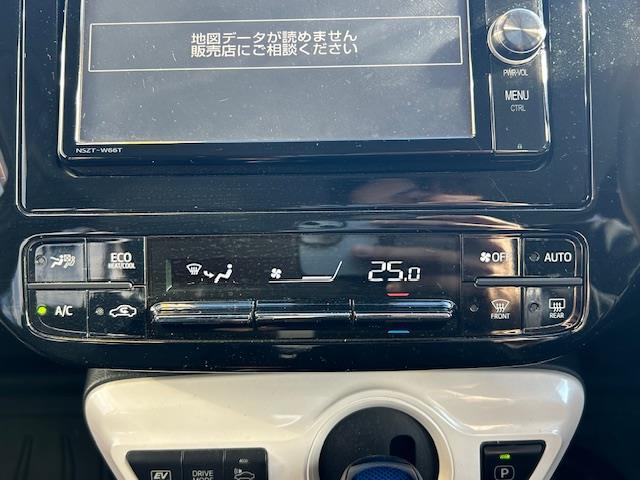 プリウス Ｓセーフティプラス　ＳＤナビ・フルセグＴＶ／ＣＤ／ＤＶＤ／Ｂｌｕｅｔｏｏｔｈ・Ｂカメラ・ドラレコ・ＥＴＣ・追従クルコン・純正フロアマット・Ｓヒーター・衝突軽減・横滑り防止・ＬＥＤ・Ｃセンサー・純正ＡＷ（5枚目）