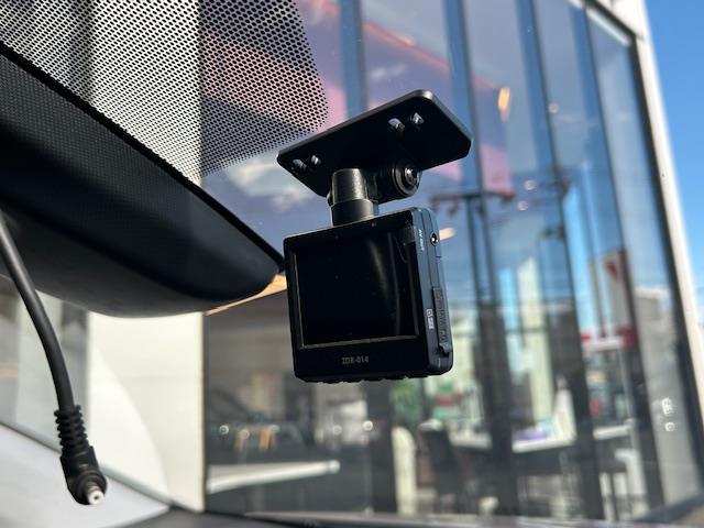 プリウス Ｓセーフティプラス　ＳＤナビ・フルセグＴＶ／ＣＤ／ＤＶＤ／Ｂｌｕｅｔｏｏｔｈ・Ｂカメラ・ドラレコ・ＥＴＣ・追従クルコン・純正フロアマット・Ｓヒーター・衝突軽減・横滑り防止・ＬＥＤ・Ｃセンサー・純正ＡＷ（6枚目）