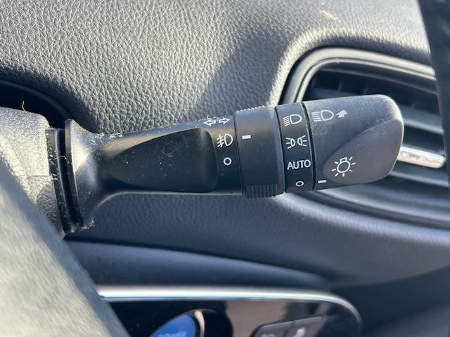 プリウス Ｓセーフティプラス　ＳＤナビ・フルセグＴＶ／ＣＤ／ＤＶＤ／Ｂｌｕｅｔｏｏｔｈ・Ｂカメラ・ドラレコ・ＥＴＣ・追従クルコン・純正フロアマット・Ｓヒーター・衝突軽減・横滑り防止・ＬＥＤ・Ｃセンサー・純正ＡＷ（8枚目）