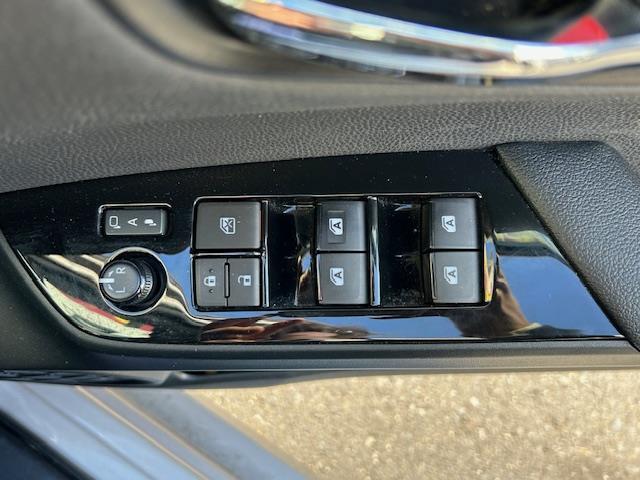 プリウス Ｓセーフティプラス　ＳＤナビ・フルセグＴＶ／ＣＤ／ＤＶＤ／Ｂｌｕｅｔｏｏｔｈ・Ｂカメラ・ドラレコ・ＥＴＣ・追従クルコン・純正フロアマット・Ｓヒーター・衝突軽減・横滑り防止・ＬＥＤ・Ｃセンサー・純正ＡＷ（13枚目）