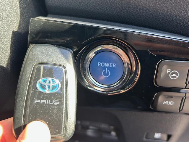 プリウス Ｓセーフティプラス　ＳＤナビ・フルセグＴＶ／ＣＤ／ＤＶＤ／Ｂｌｕｅｔｏｏｔｈ・Ｂカメラ・ドラレコ・ＥＴＣ・追従クルコン・純正フロアマット・Ｓヒーター・衝突軽減・横滑り防止・ＬＥＤ・Ｃセンサー・純正ＡＷ（17枚目）