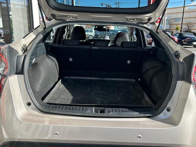 プリウス Ｓセーフティプラス　ＳＤナビ・フルセグＴＶ／ＣＤ／ＤＶＤ／Ｂｌｕｅｔｏｏｔｈ・Ｂカメラ・ドラレコ・ＥＴＣ・追従クルコン・純正フロアマット・Ｓヒーター・衝突軽減・横滑り防止・ＬＥＤ・Ｃセンサー・純正ＡＷ（23枚目）