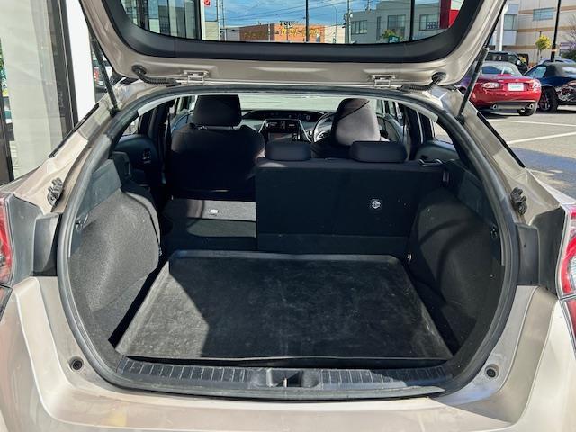 プリウス Ｓセーフティプラス　ＳＤナビ・フルセグＴＶ／ＣＤ／ＤＶＤ／Ｂｌｕｅｔｏｏｔｈ・Ｂカメラ・ドラレコ・ＥＴＣ・追従クルコン・純正フロアマット・Ｓヒーター・衝突軽減・横滑り防止・ＬＥＤ・Ｃセンサー・純正ＡＷ（24枚目）