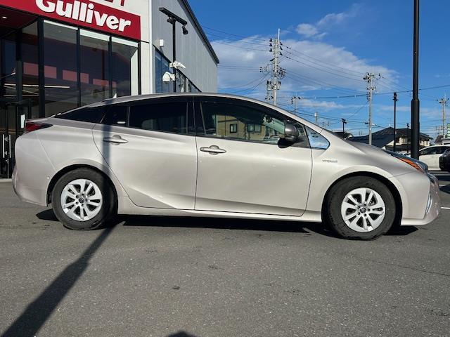 プリウス Ｓセーフティプラス　ＳＤナビ・フルセグＴＶ／ＣＤ／ＤＶＤ／Ｂｌｕｅｔｏｏｔｈ・Ｂカメラ・ドラレコ・ＥＴＣ・追従クルコン・純正フロアマット・Ｓヒーター・衝突軽減・横滑り防止・ＬＥＤ・Ｃセンサー・純正ＡＷ（37枚目）