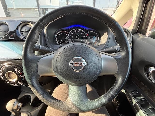 ノート メダリスト エマージェンシーブレーキパッケージ 社外ナビ・フルセグTV/Bluetooth/DVD/CD/FM/AM・Cセンサー・フォグランプ・アルミ付きスタットレスタイヤ・レーンキープ・横滑り防止・アイドリング・Pスタート・スマートキー・Aライト(9枚目)