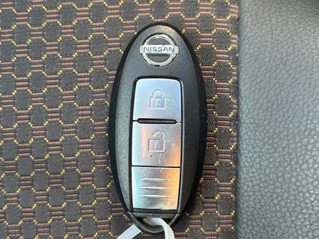 ノート メダリスト エマージェンシーブレーキパッケージ 社外ナビ・フルセグTV/Bluetooth/DVD/CD/FM/AM・Cセンサー・フォグランプ・アルミ付きスタットレスタイヤ・レーンキープ・横滑り防止・アイドリング・Pスタート・スマートキー・Aライト(16枚目)