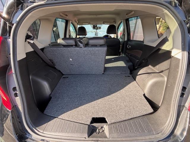 ノート メダリスト エマージェンシーブレーキパッケージ 社外ナビ・フルセグTV/Bluetooth/DVD/CD/FM/AM・Cセンサー・フォグランプ・アルミ付きスタットレスタイヤ・レーンキープ・横滑り防止・アイドリング・Pスタート・スマートキー・Aライト(26枚目)